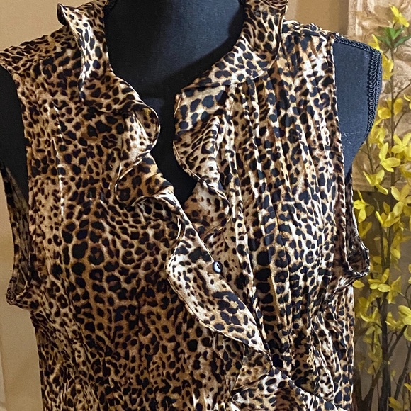 Women's Sunny Leigh Leopard Print Top - Picture 4 of 4